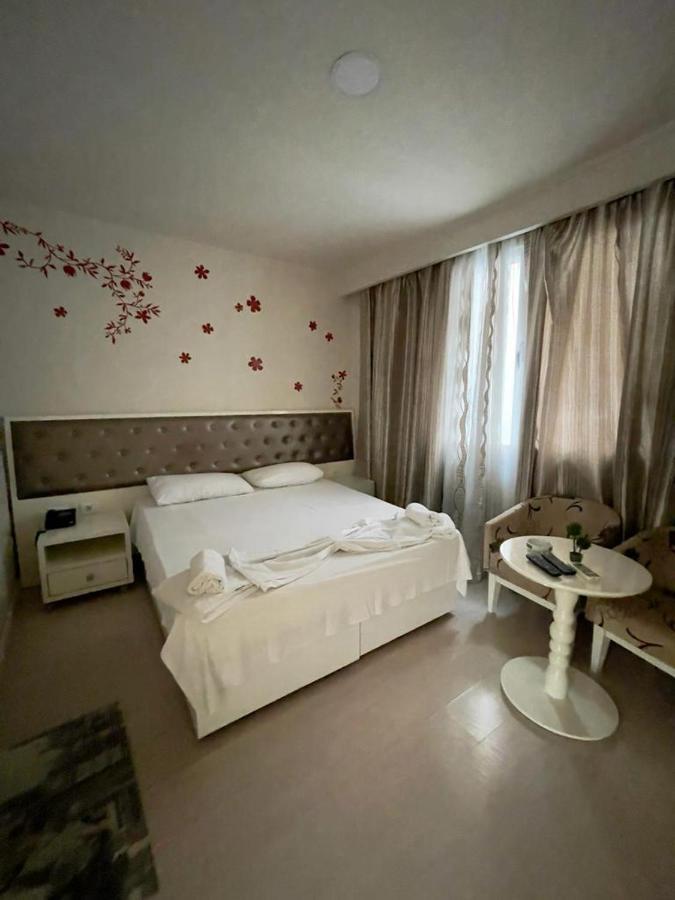 Select City Center Hotel Tirana Extérieur photo