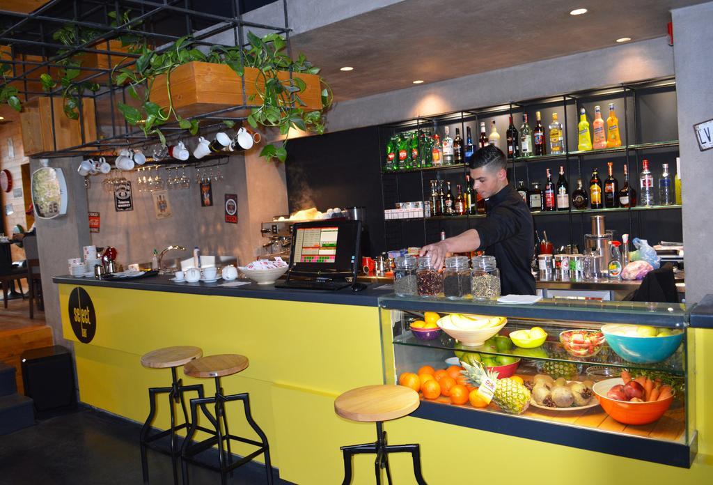 Select City Center Hotel Tirana Extérieur photo