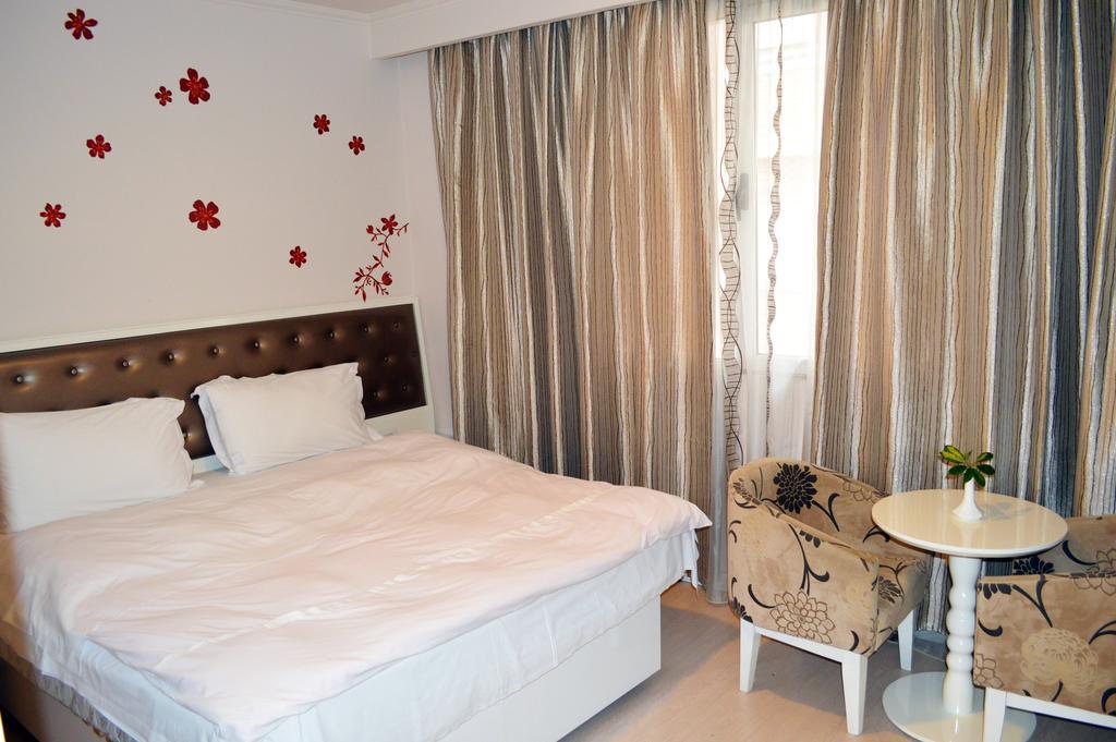 Select City Center Hotel Tirana Extérieur photo