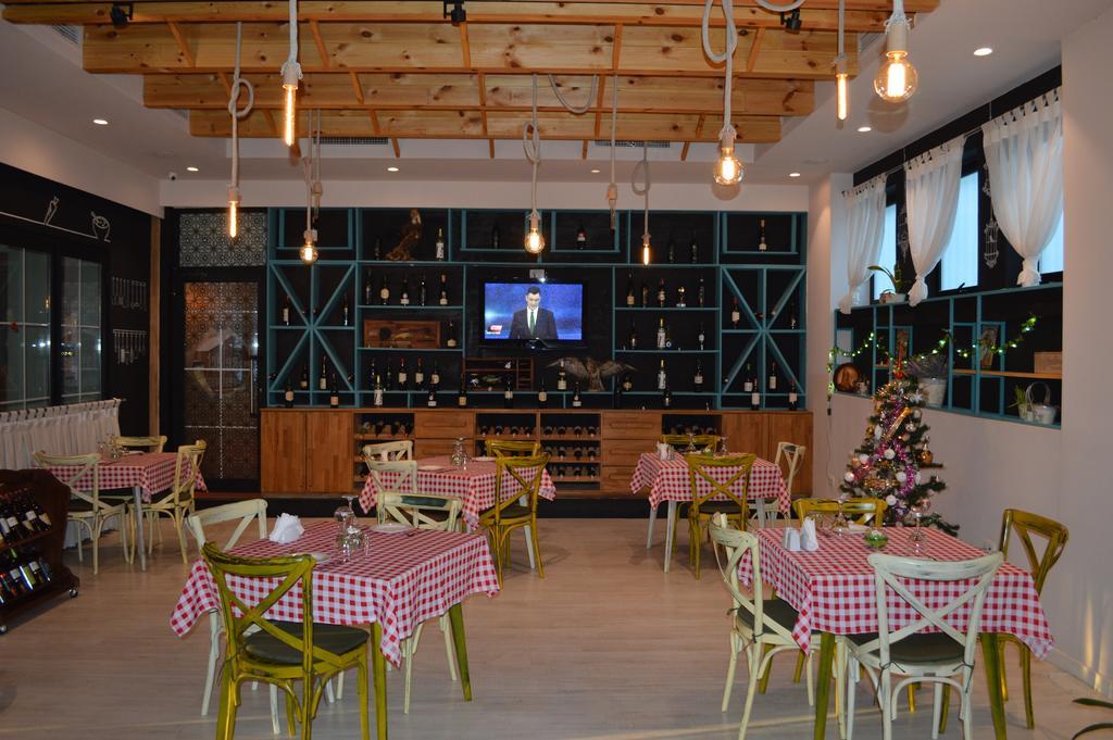 Select City Center Hotel Tirana Extérieur photo